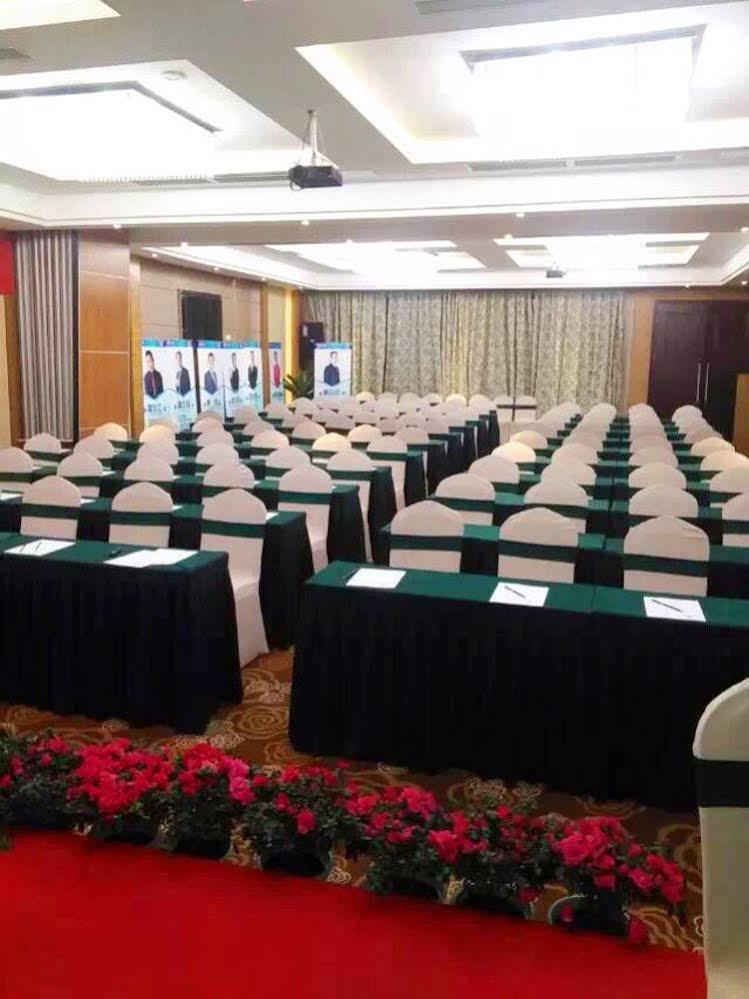 Chengdu Panda Prince Culture Hotel Екстериор снимка