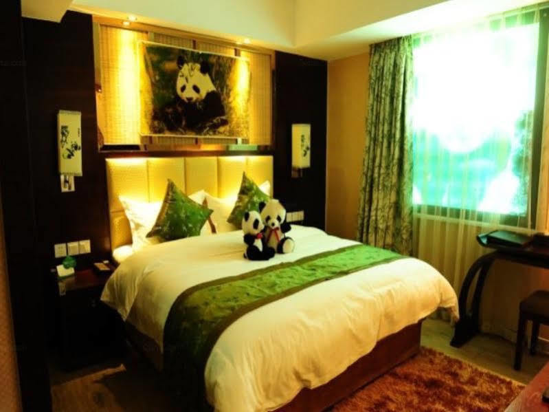 Chengdu Panda Prince Culture Hotel Екстериор снимка