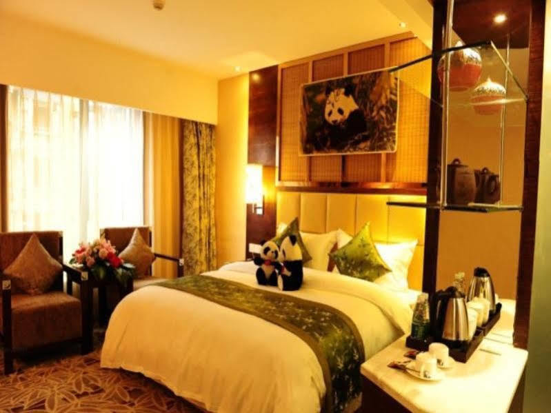 Chengdu Panda Prince Culture Hotel Екстериор снимка