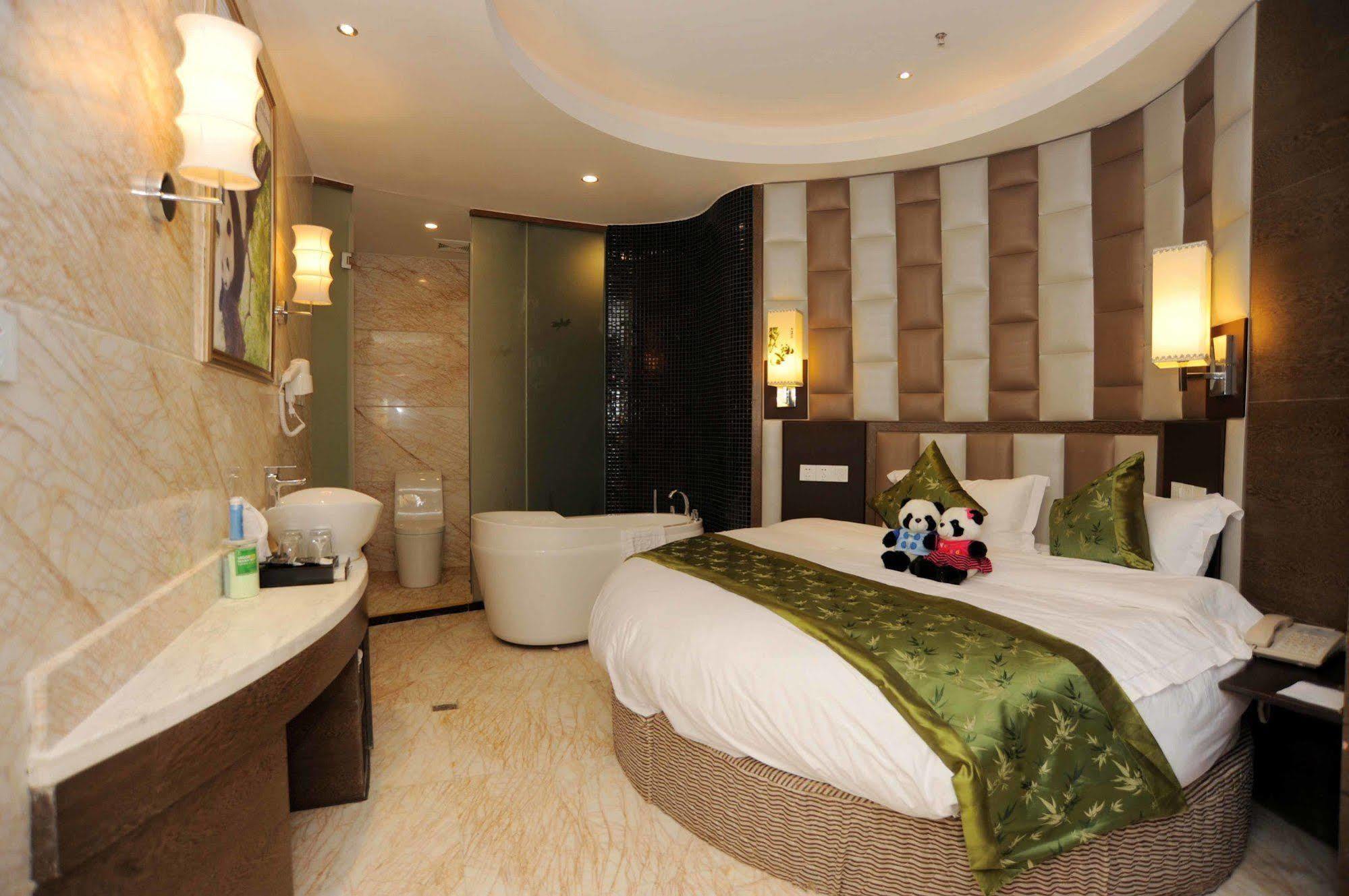 Chengdu Panda Prince Culture Hotel Екстериор снимка