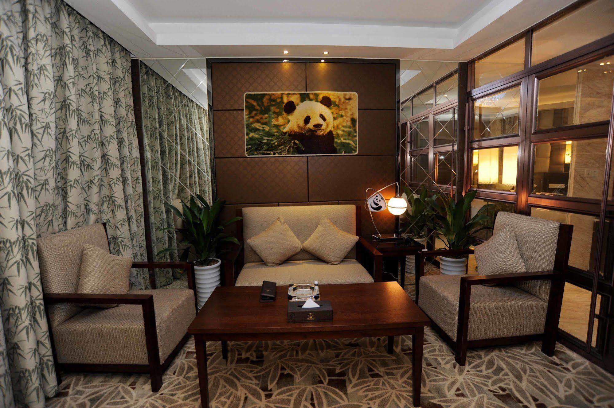 Chengdu Panda Prince Culture Hotel Екстериор снимка
