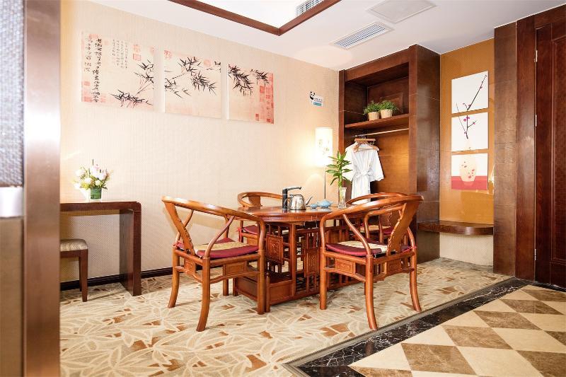 Chengdu Panda Prince Culture Hotel Екстериор снимка
