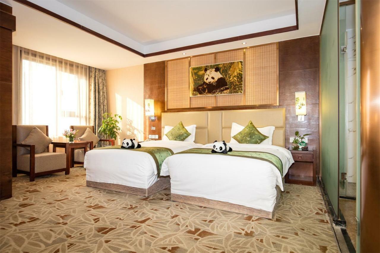 Chengdu Panda Prince Culture Hotel Екстериор снимка