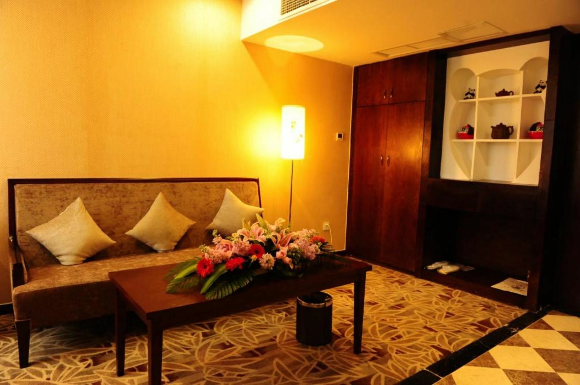 Chengdu Panda Prince Culture Hotel Екстериор снимка